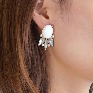 White Gemstone Retro Silver Earrings